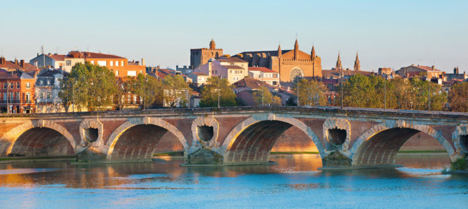 Toulouse, la ville rose et principale ville de l’Occitanie Toulouse, la ville rose et principale ville de l’Occitanie